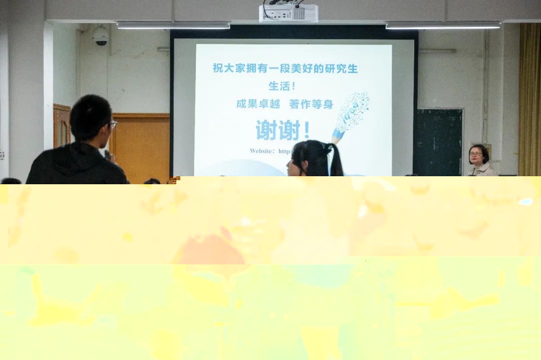 1B351